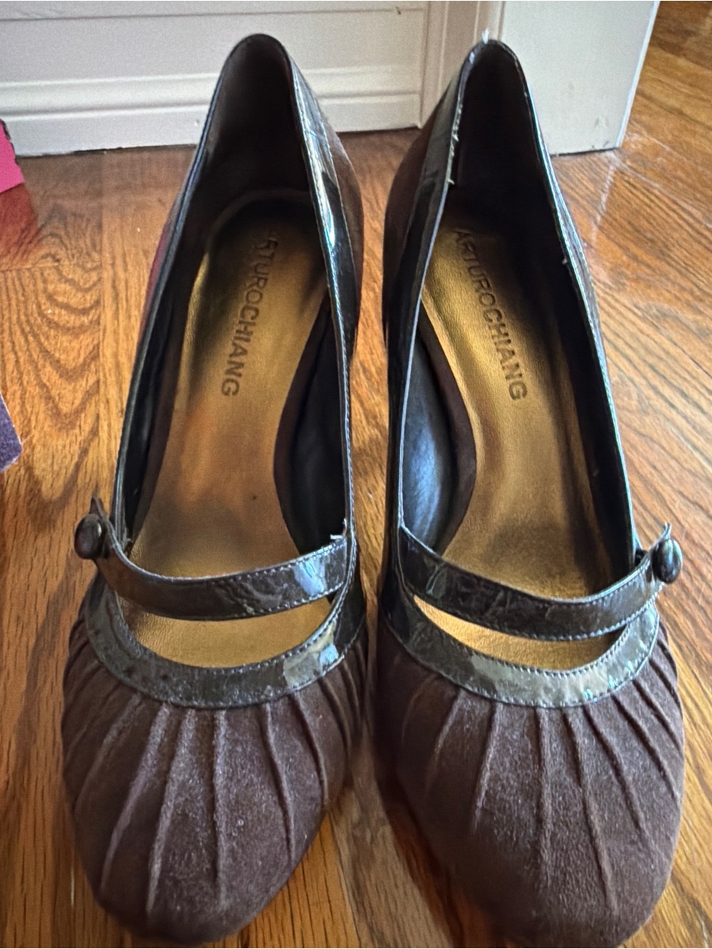 ⁠NWT Vintage Y2K Arturo Chiang Brown Suede Patent Leather Cone Heels 5.5